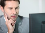 Apesar de não ser presencial, na entrevista por Skype é preciso atenção às roupas e expressões corporais.