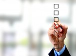 Definir um checklist e um passo a passo de suas atividades pode ajudar na organização e otimização do tempo.