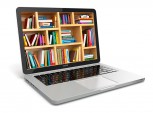 imagem de livros na tela de um computador, resenhas online